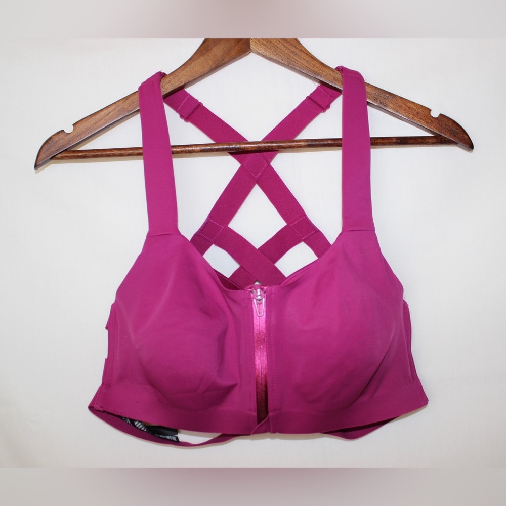 Women’s Victoria’s Secret On Point Sweat Knockout Strappy Back Sports Bra 34D